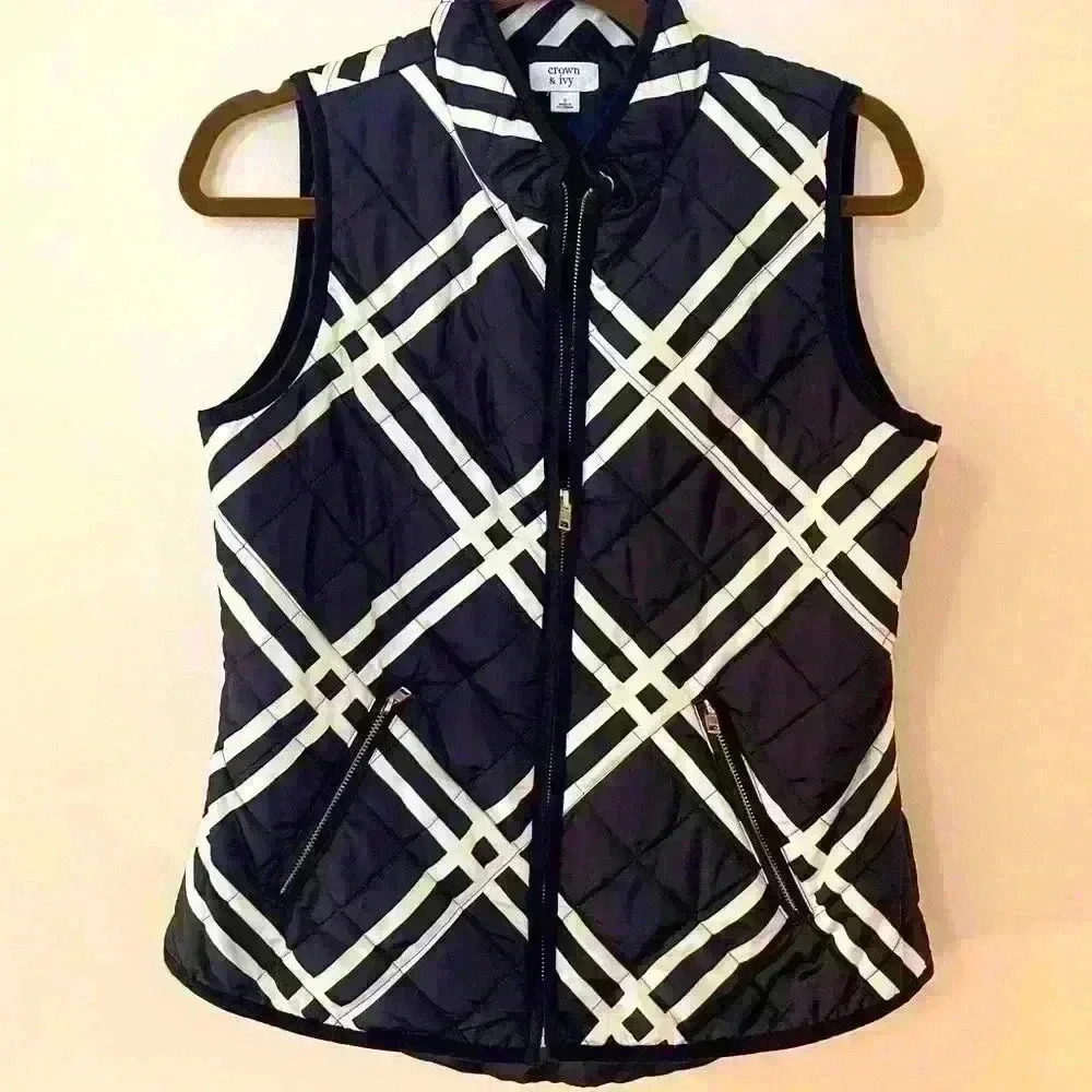 Womens vest small, like new, Crown & Ivy